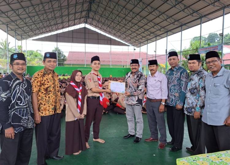 Akhri Meinhardi Tutup Pesantren Ramadhan MAN 2 Kota Padang